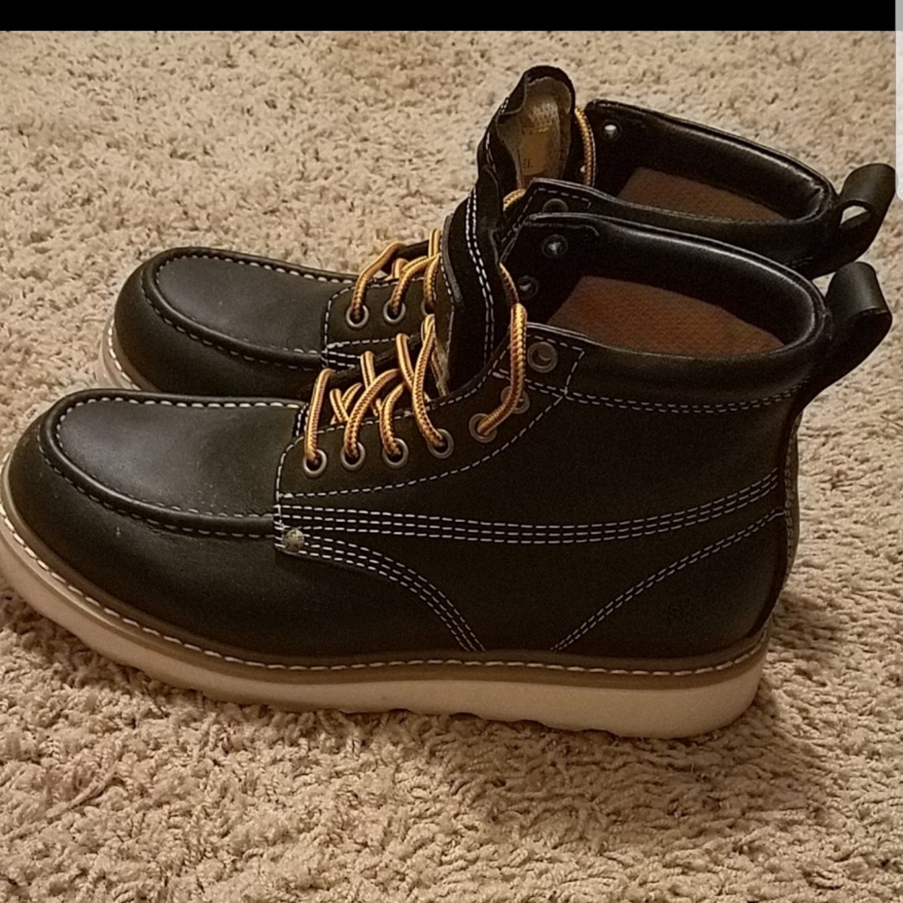 Camel boots